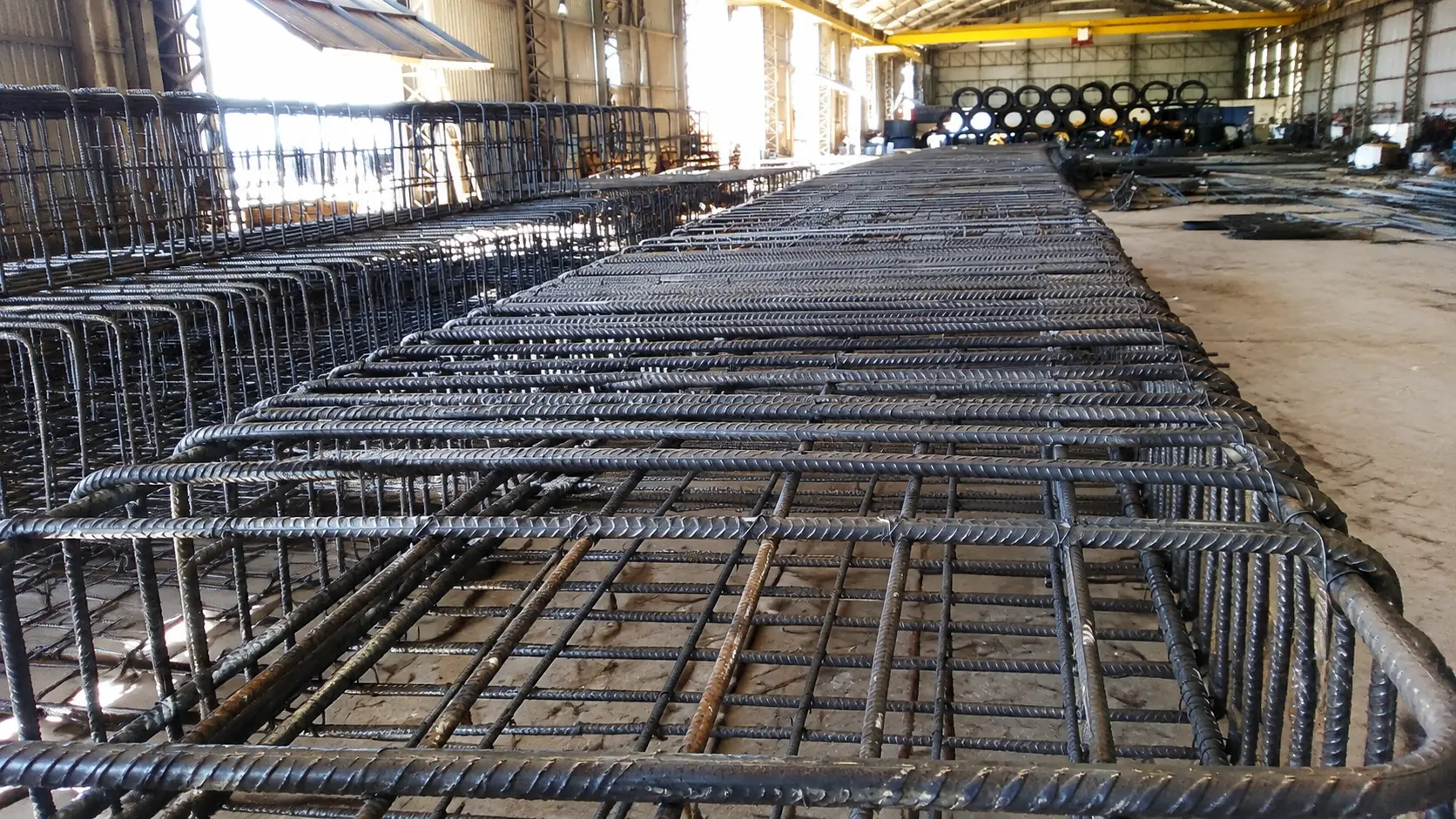 Armações de vergalhão prontas no parque industrial da Oestefer
